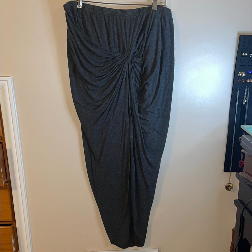 Torrid hi lo skirt with knotted front size 1X